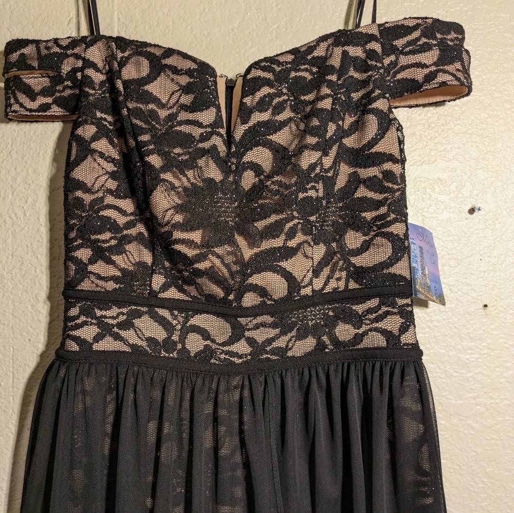 Morgan &Co Elegant Black Lace Off-Shoulder Dress Nwt Size 5 - Picture 4 of 10